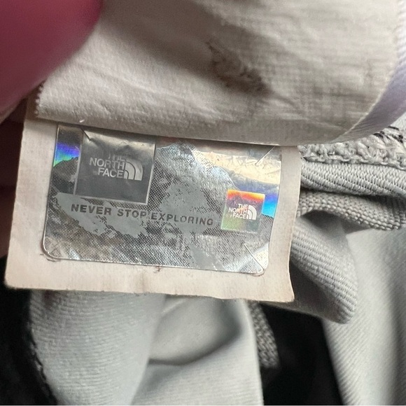 The North Face Motus II Capri Compression Tight Reptile Asphalt Gray, Medium - Picture 9 of 12